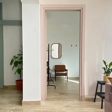 Bright With Cosy Terrace Apartment