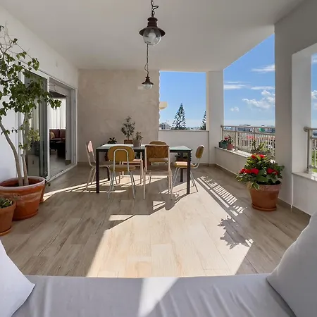 Bright With Cosy Terrace Apartman Limassol