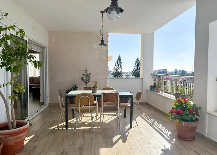 Bright With Cosy Terrace * Limisso