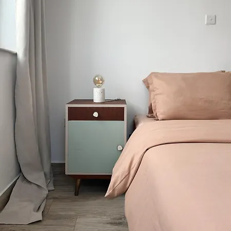 Bright With Cosy Terrace